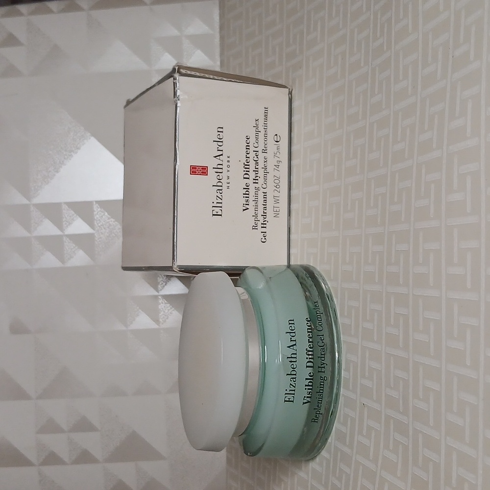 NIB Elizabeth Arden Visible Difference Replenishing Hydragel Complex - 75 Ml